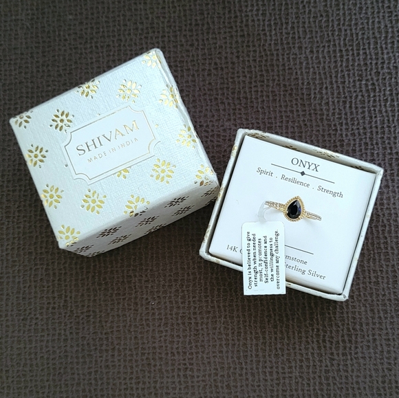 Shivam Pear🍐Shaped Black🖤 Onyx Gold💛 Ring💍 - NIB - Picture 13 of 16